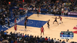 詹姆斯·哈登|总分2-0！哈登捂着颈部倒地险受伤，14分3断2帽解锁盖帽新技能