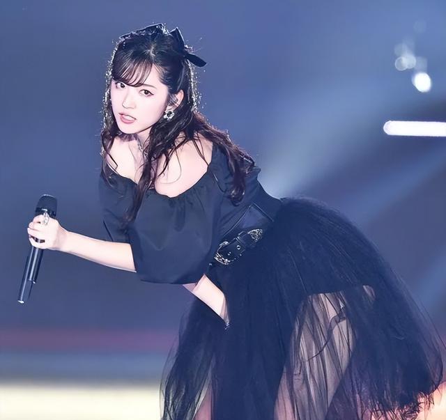 |日本国脚俘获23岁元气女神！相差4岁姐弟恋，女方还是极品白富美