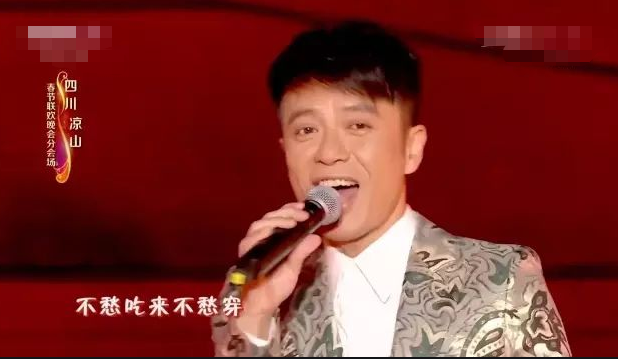 李克勤|李克勤：妻子是港姐冠军，刘德华给他当伴郎，两人恩爱走过28年