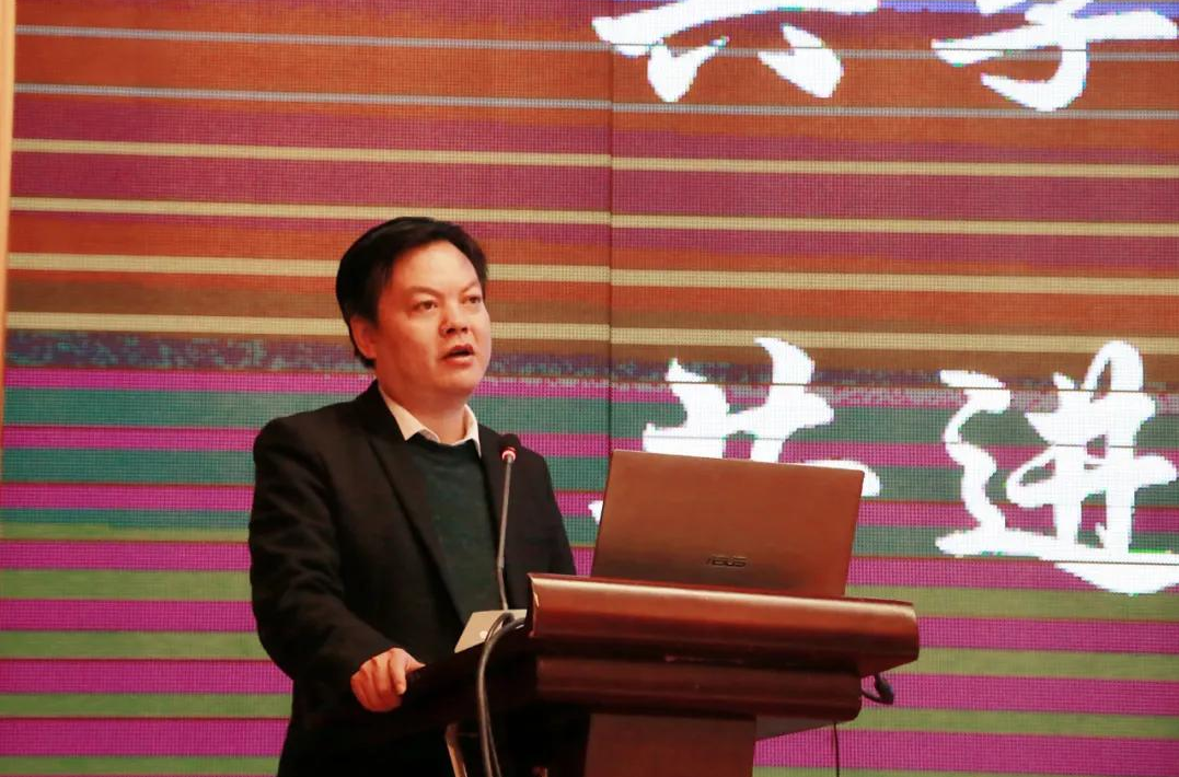 扬州副市长张礼涛走红，45岁实力不俗履历丰富，学历也是不简单