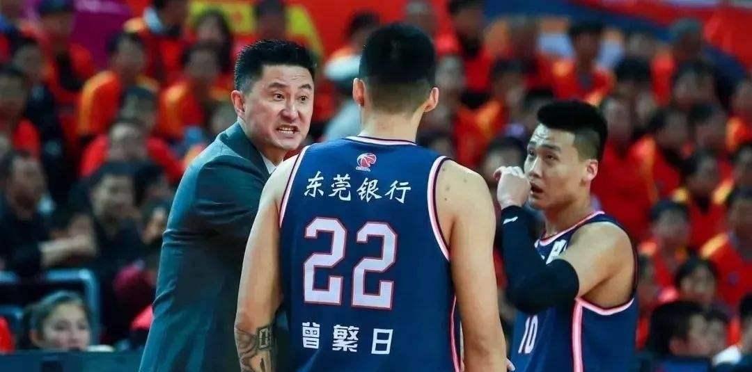 广东男篮|曾繁日面临转型问题，广东队赛季内线轮换该如何安排？