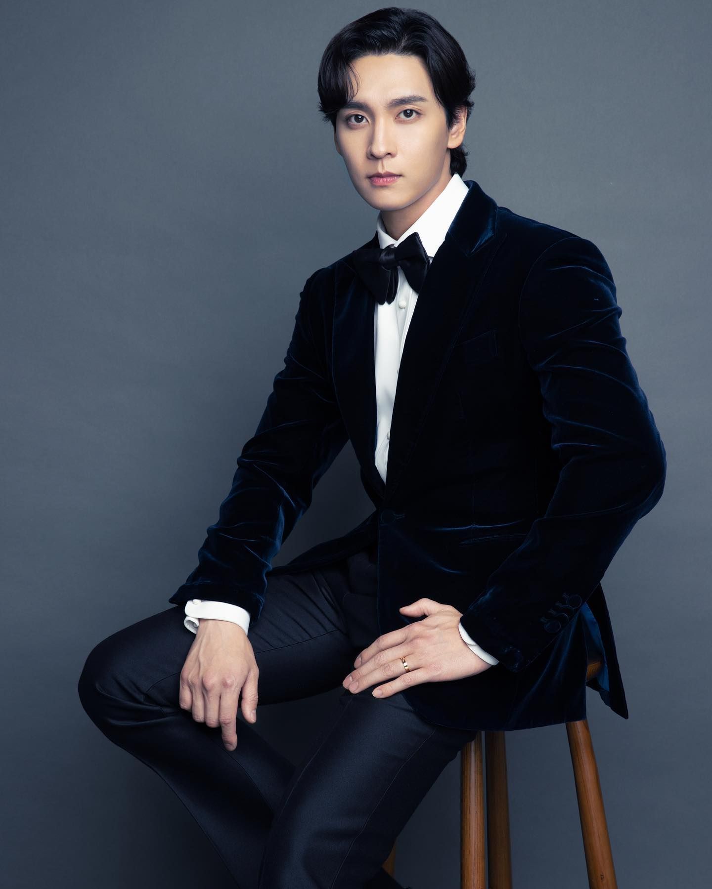 朴信惠|31岁韩国民女神奉子成婚,唯美婚纱照曝光,连换3套礼服巧遮孕肚