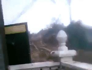 在翻云覆雨的大自然面前,人类太渺小了…