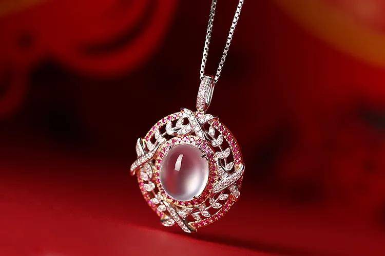 翡翠|种水好的翡翠看起来颜色很浅,这就是行内常说的「种压色」吗?