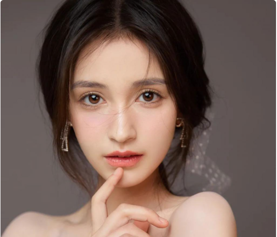 马嘉祺|超过马嘉祺，中戏表演班第一的素人女孩，凭一张脸就火了，很现实