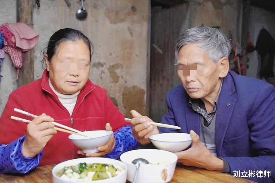 案例:女子熟睡时遭公公侵犯,婆婆冷眼旁观,皆因儿子无生育能力