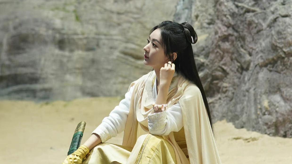 与凤行|赵丽颖《与凤行》新造型好美！宣璐杀青照笑容温柔，粉丝：心动！