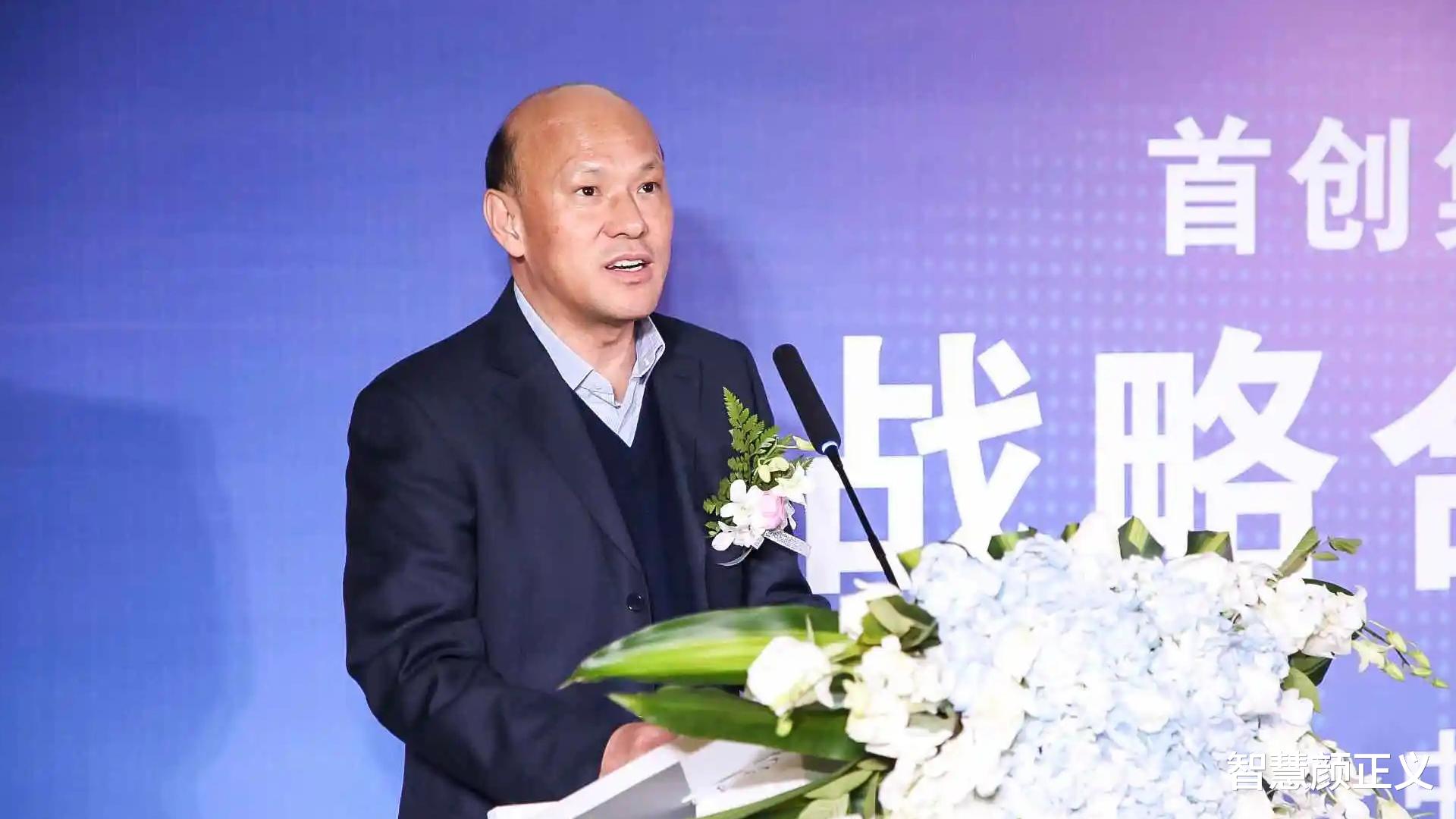 李爱庆|首创集团原董事长被曝男友是WYB和XZ,两家粉丝吵翻天