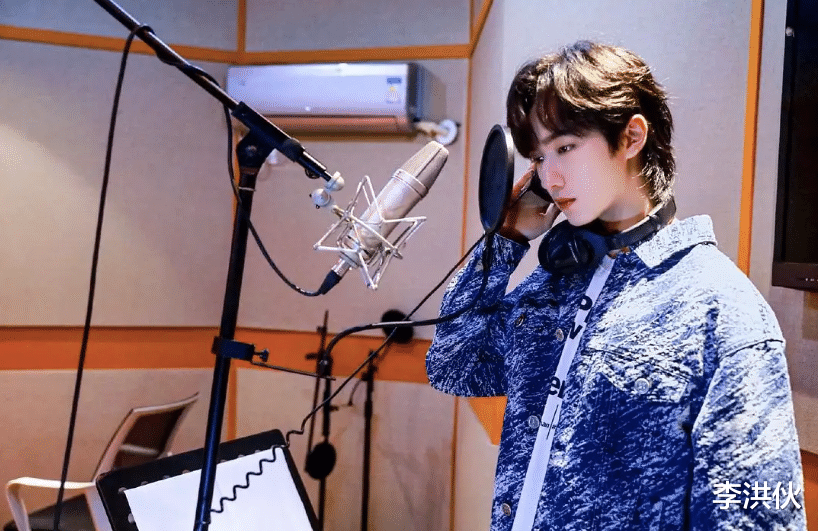 李宏毅|李宏毅片场耍大牌？对工作人员呼来喝去，把道具扔在地上让替身捡