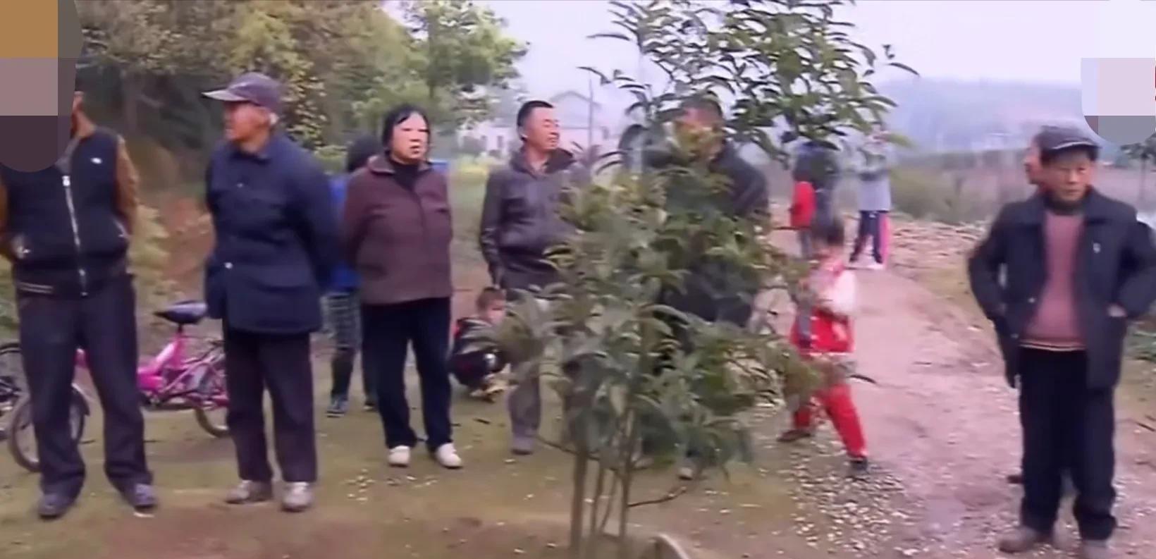 男子意外死亡留下35万赔偿款和7岁儿子,老妈却只要钱,不管孙子