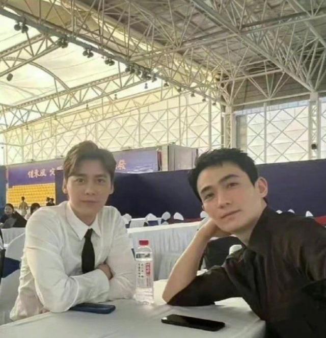 李易峰|罕见:百花奖颁奖典礼,朱一龙李易峰温暖同框!