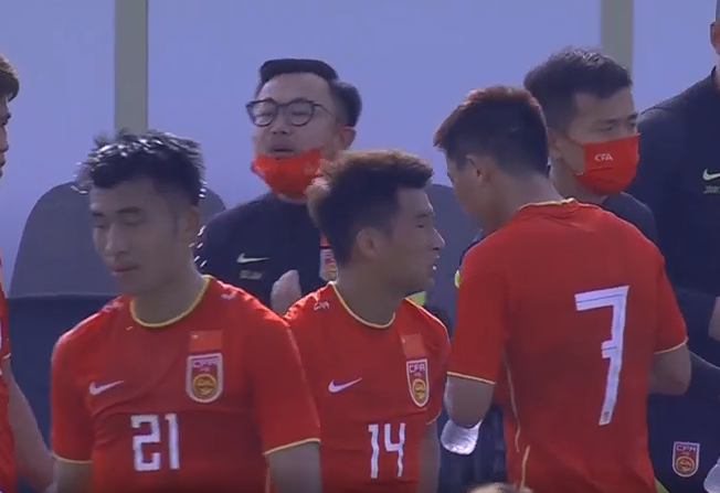 中国队|34分钟上演帽子戏法！中国00后小将未来可期，为鲁能青训点赞