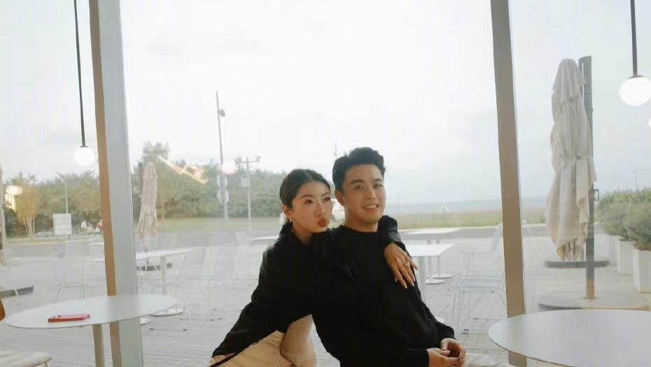 程晓玥|程晓玥订婚！官宣文案中的时间成焦点，网友：又一个大S的故事