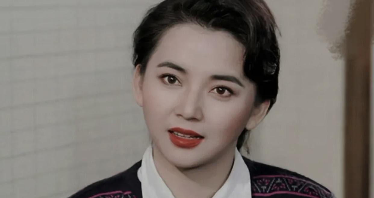 于正|于正与众多港圈大咖聚会，大22岁吕良伟更显年轻，胡慧中风韵犹存