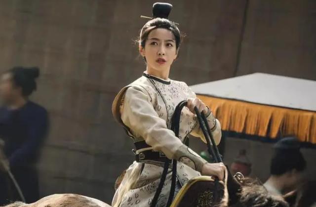 宋茜|宋茜现身春晚联排现场，演技曾遭观众诟病，如今靠努力逆袭