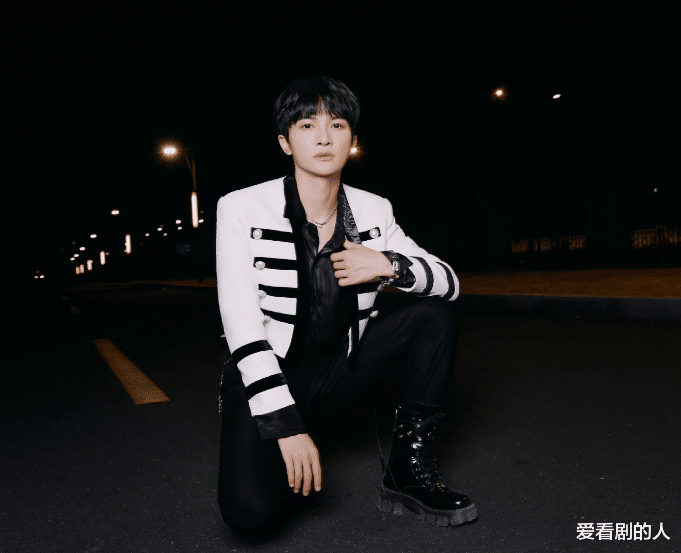 王一博|周深《意犹在》MV发布，“刀光剑影深”来了，热血、超燃、好听！