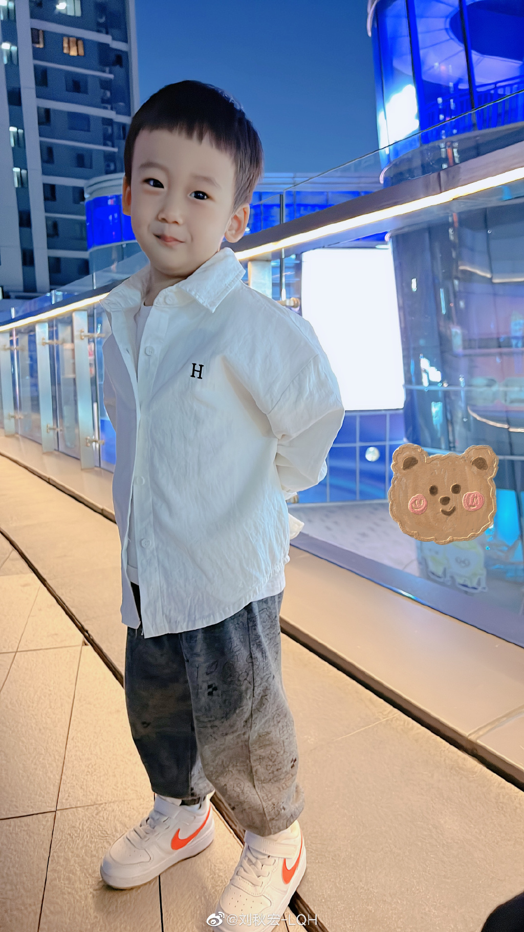 柳叶刀|幸福！中国世界冠军夫妇晒儿子呆萌照，帅气又可爱获赞“万人迷”