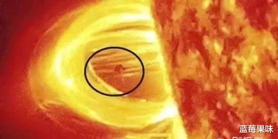 太阳周围出现的“黑三角”到底在干什么?这里有你想看的五大假设!