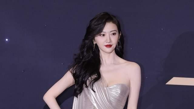 景甜|景甜：摆烂后，突然海阔天空