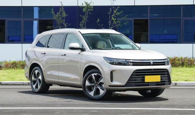 华为“问界M7”到店实拍,实力碾压理想ONE,续航1220km,仅31.8万