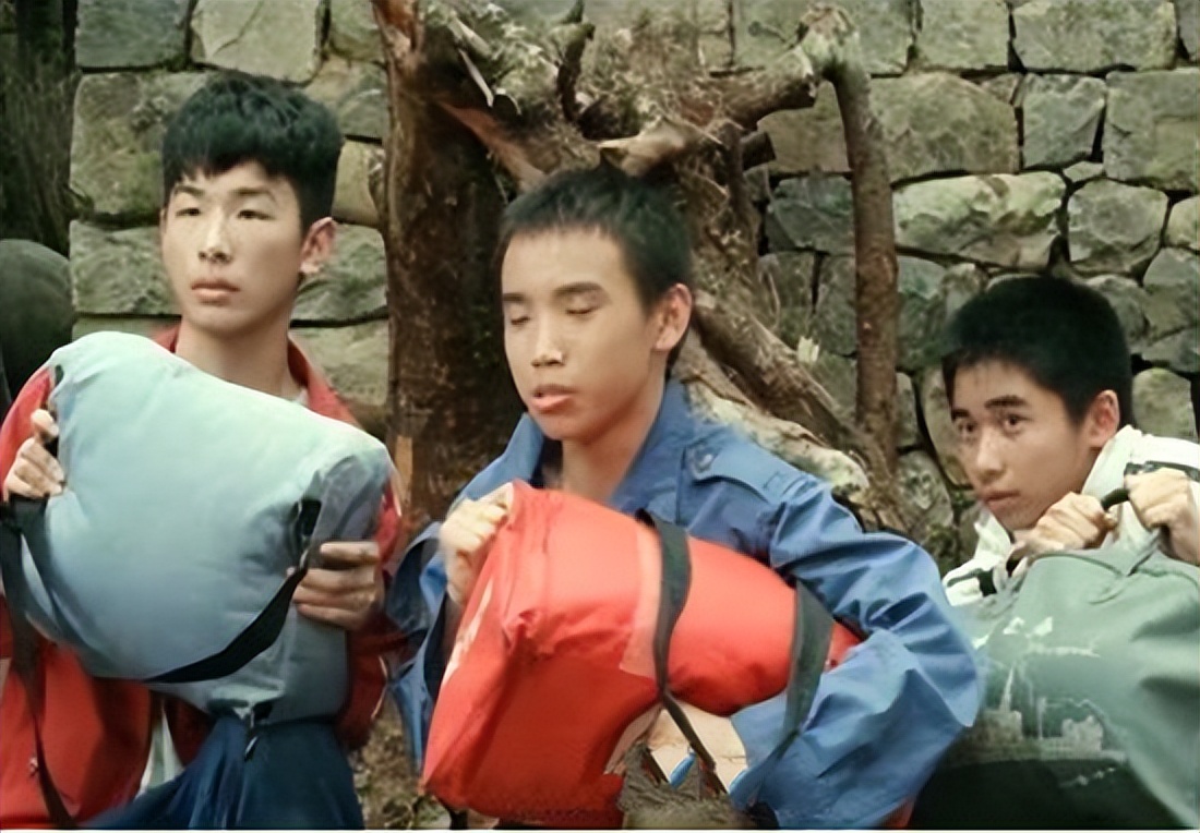 1993年孤身女孩收留三名“乞丐”,20年后“乞丐”带百万支票报恩