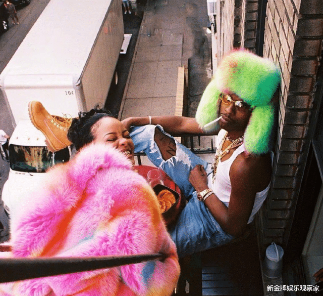 陶昕然|男友向蕾哈娜求婚反转了?只是好玩而已,马上生娃了还不给名分?