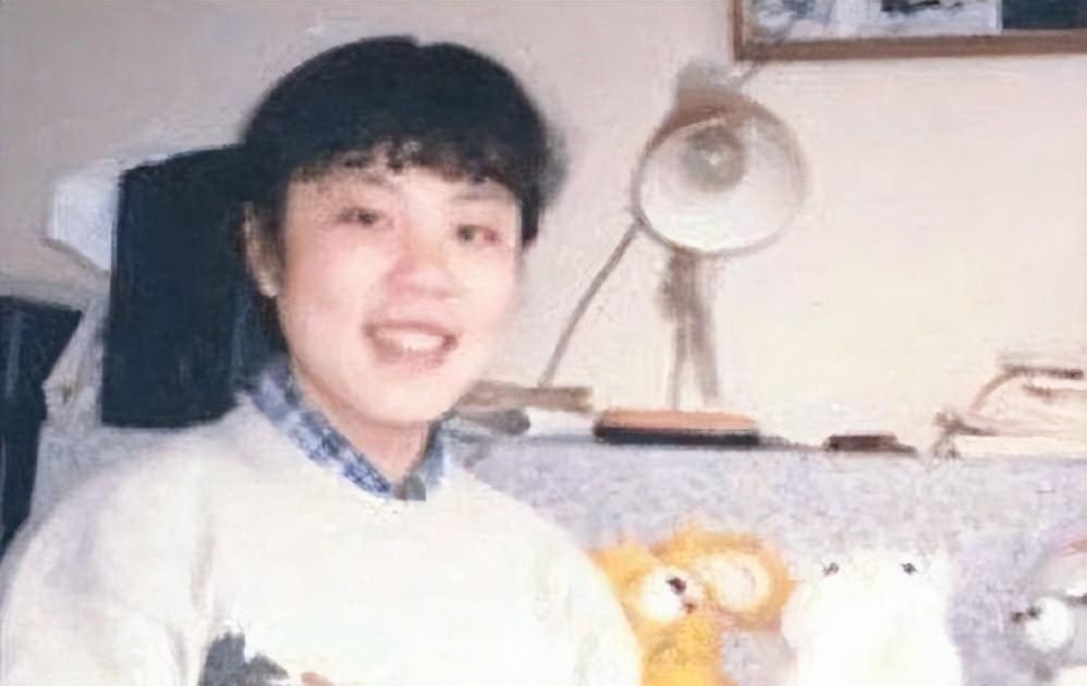 89年姐姐北大坠崖,5年后妹妹在清华被投毒,父母:是谁害了她们