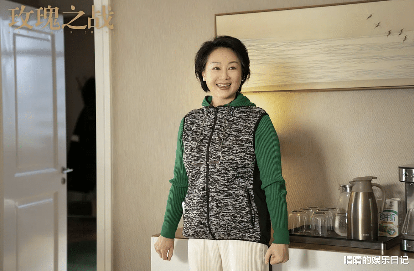 袁泉|《玫瑰之战》:但凡是袁泉的演技拉胯一点,都压不住这群王炸配角