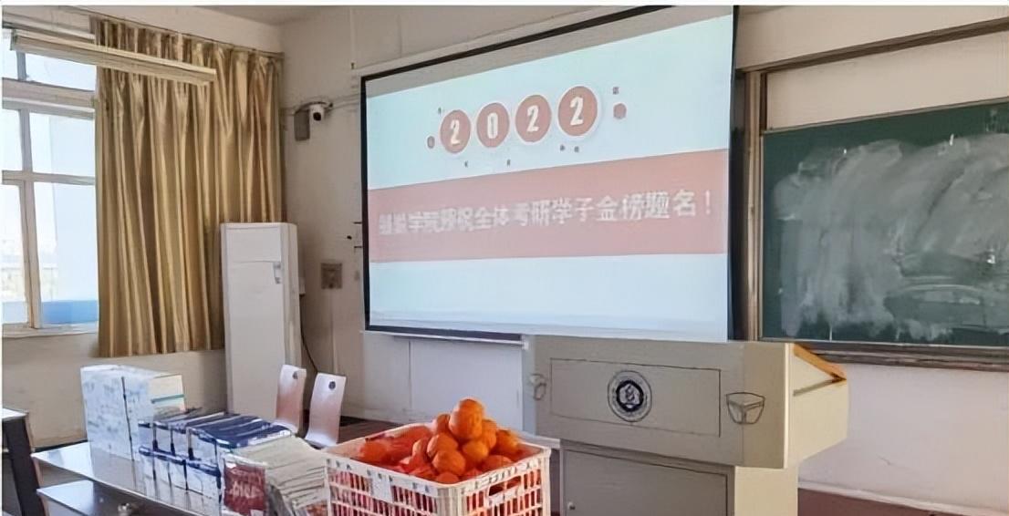 武汉纺织大学：冬日“研”途 用爱护航