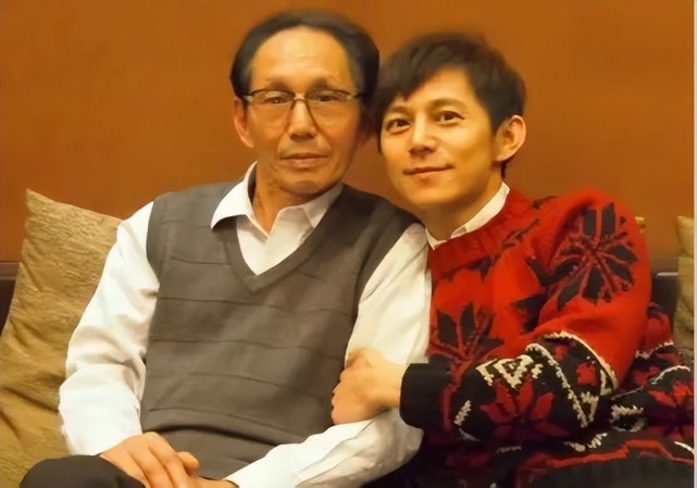 何炅|时隔7年,黄渤的一番话,在何炅身上展现得淋漓尽致!