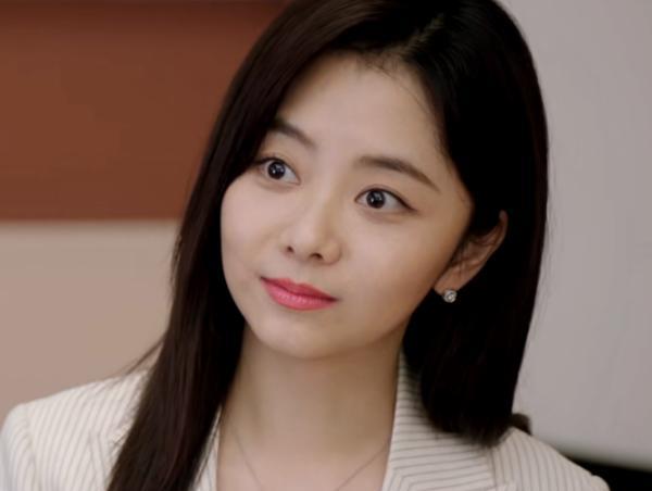 谭松韵|首演职场女性会不会有压力？谭松韵的回答让人怒赞，很实在很走心