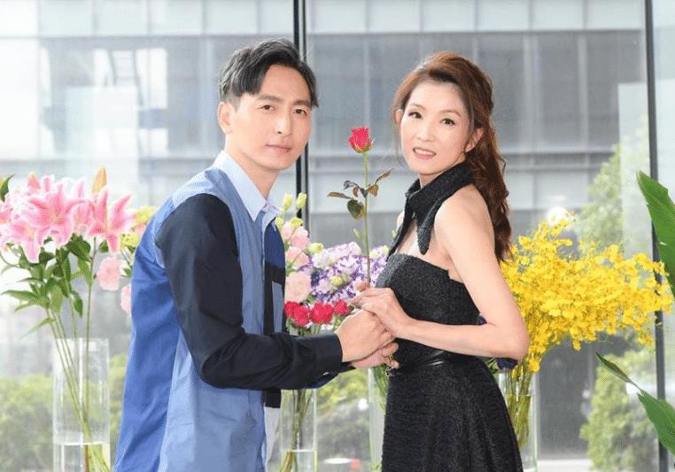 后街男孩|叶全真罕露面!51岁仍单身,自曝已没人介绍对象,与老母相依作伴