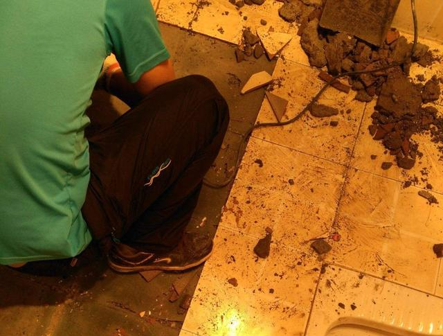 楼上卫生间漏水,楼上不修,怎么办?自己怎么处理?这些要知道