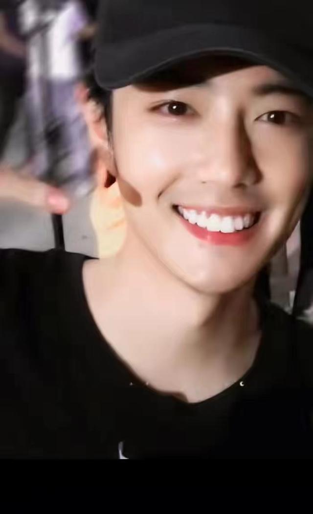 肖战|恭喜!肖战夺得娱乐圈影响力人物榜冠军,这酸爽不敢相信?