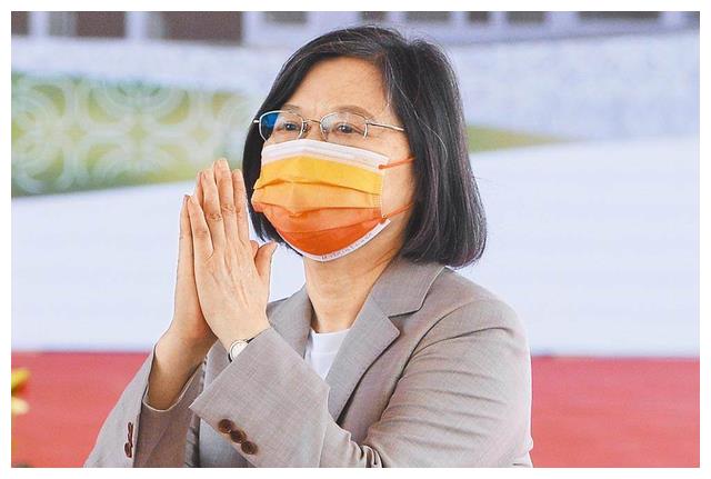 民调出炉，侯友宜力压赖清德，成2024最强人选，朱立伦未入前三甲