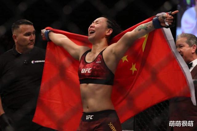 闫晓楠|中国UFC名将遭对手“踢裆”！下体疑似被踢出了血，已送医院检查