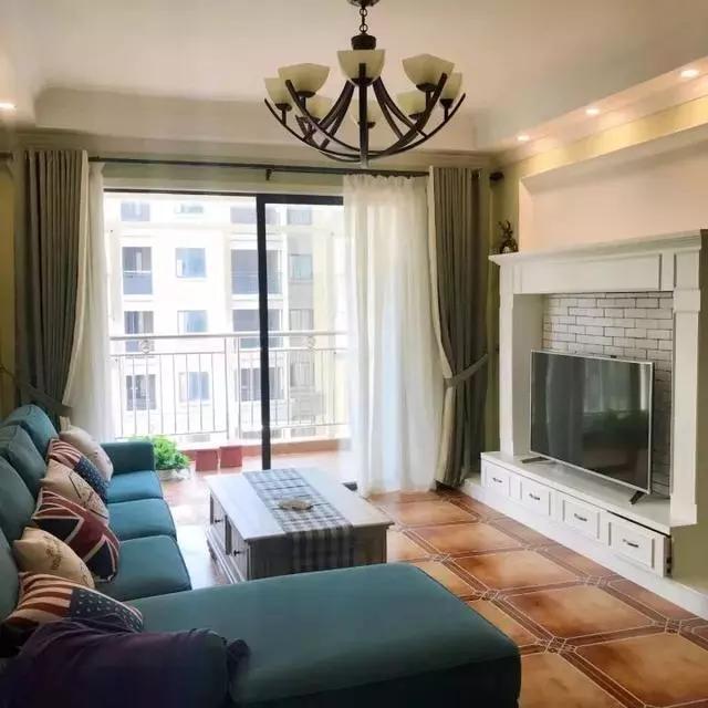 丢掉你那老土的观念吧,窗帘这样搭才叫装饰,而且更显大气