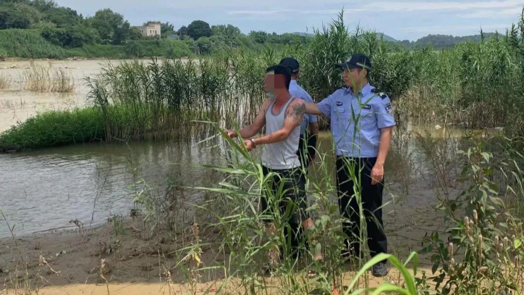 黄某瑞、梁某、周某秋、黄某彬被抓获…