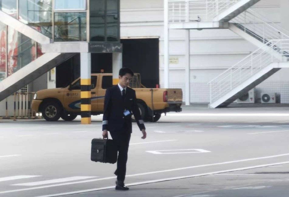 王凯|太上头！身穿制服的王凯气场全开