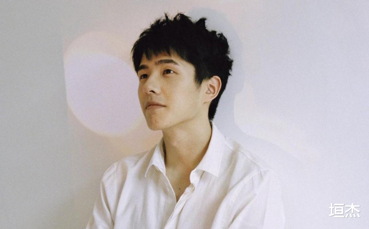 明星|\人设被毁\刘昊然：被改艺名、饰演秦风，只因是秦昊的“替身”？