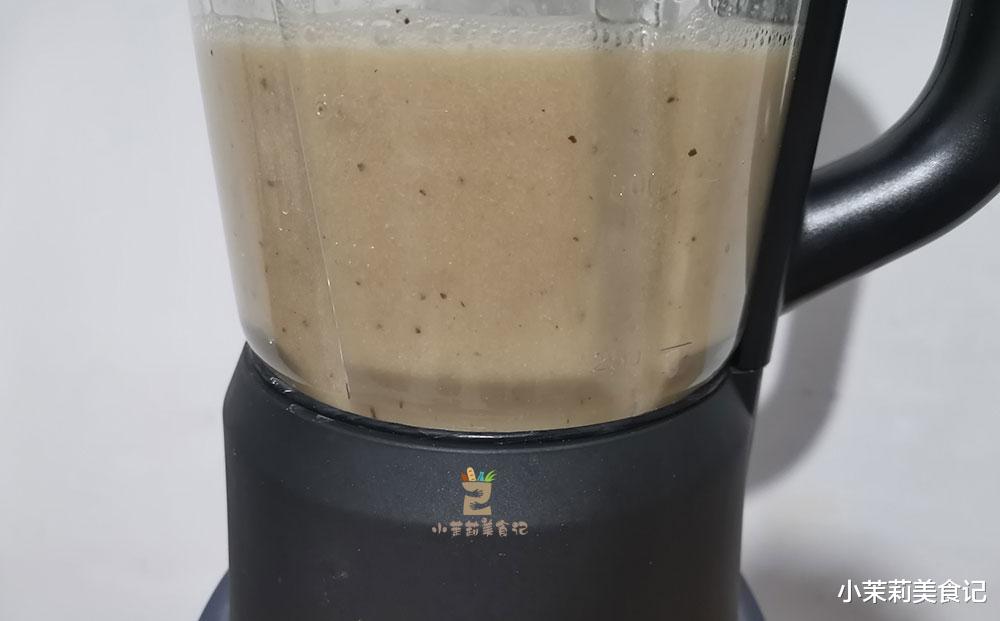 熬夜|皮肤干燥特别显老,建议女人少吃“燥物”,多吃5样,水润细腻显年轻