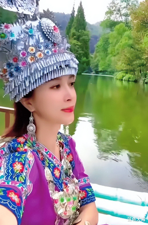 金巧巧|“孔雀公主”金巧巧:嫁入豪门后和丈夫人前恩爱,人后各玩各的