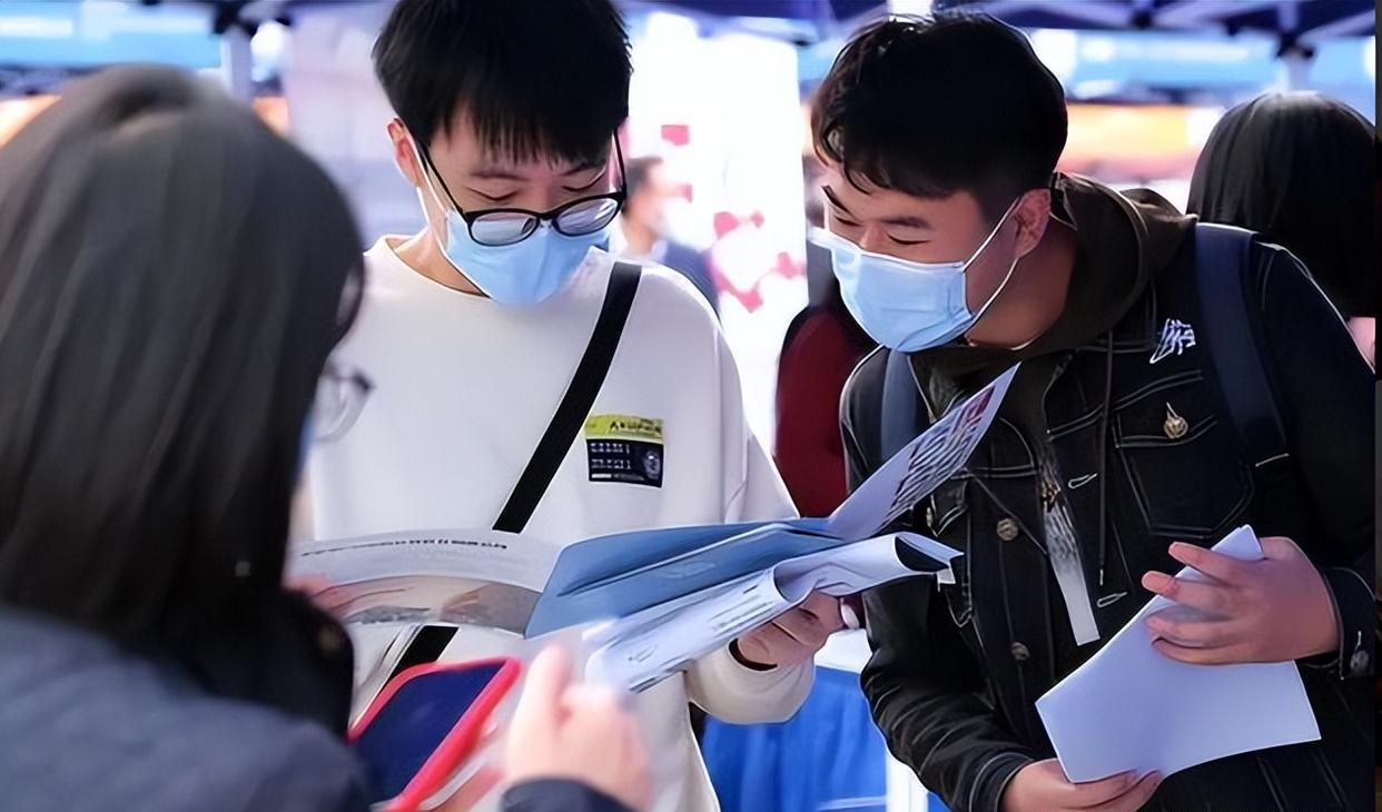 00后|00后大学生青睐的“新兴职业”，哄睡师月入3万，这些都收入颇丰