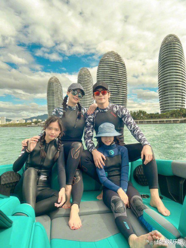 考拉|钟丽缇与俩女儿写真曝光,Jaden颜值逆袭星范儿足,考拉最像妈妈