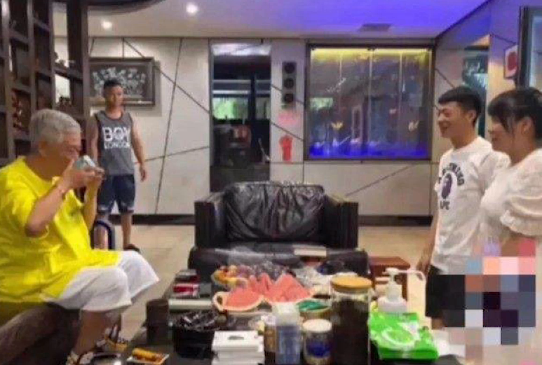 马德钟|李会长：收破烂的“街溜子”，给赵本山递华子，他到底是什么来头