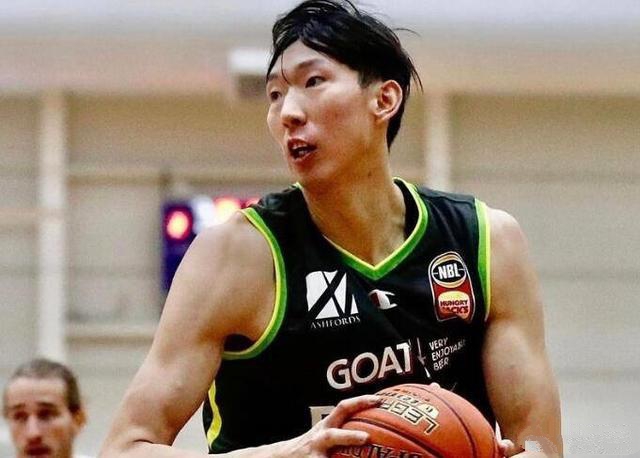 郭艾伦|郭艾伦CBA第一人，周琦打爆日本天才锋线，16岁小将欧洲狂砍36分