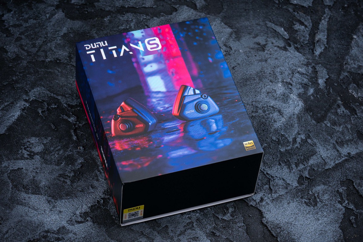 拉丁美洲|【不废话速评】达音科TitanS开箱&听感简述