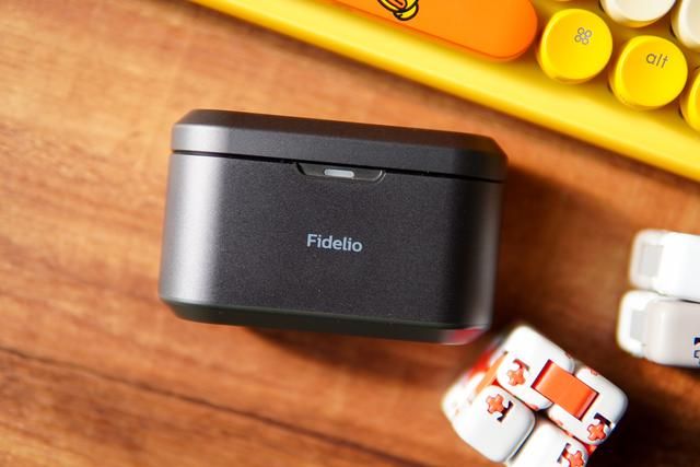 |对标同类旗舰产品 降噪音质超级能打 飞利浦Fidelio T1使用体验