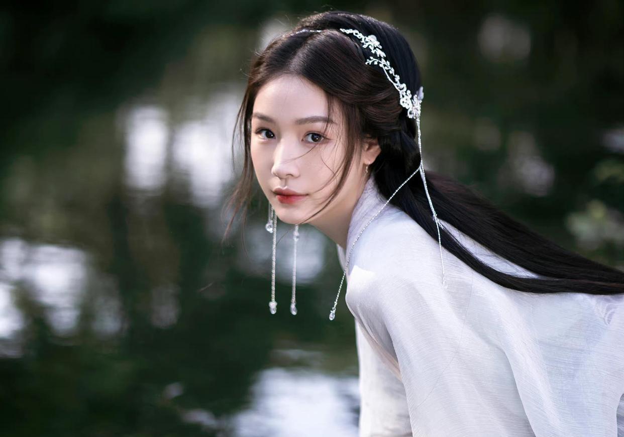 于正|于正2部古装言情剧来袭，力捧两位美女小花，你更加看好哪一位