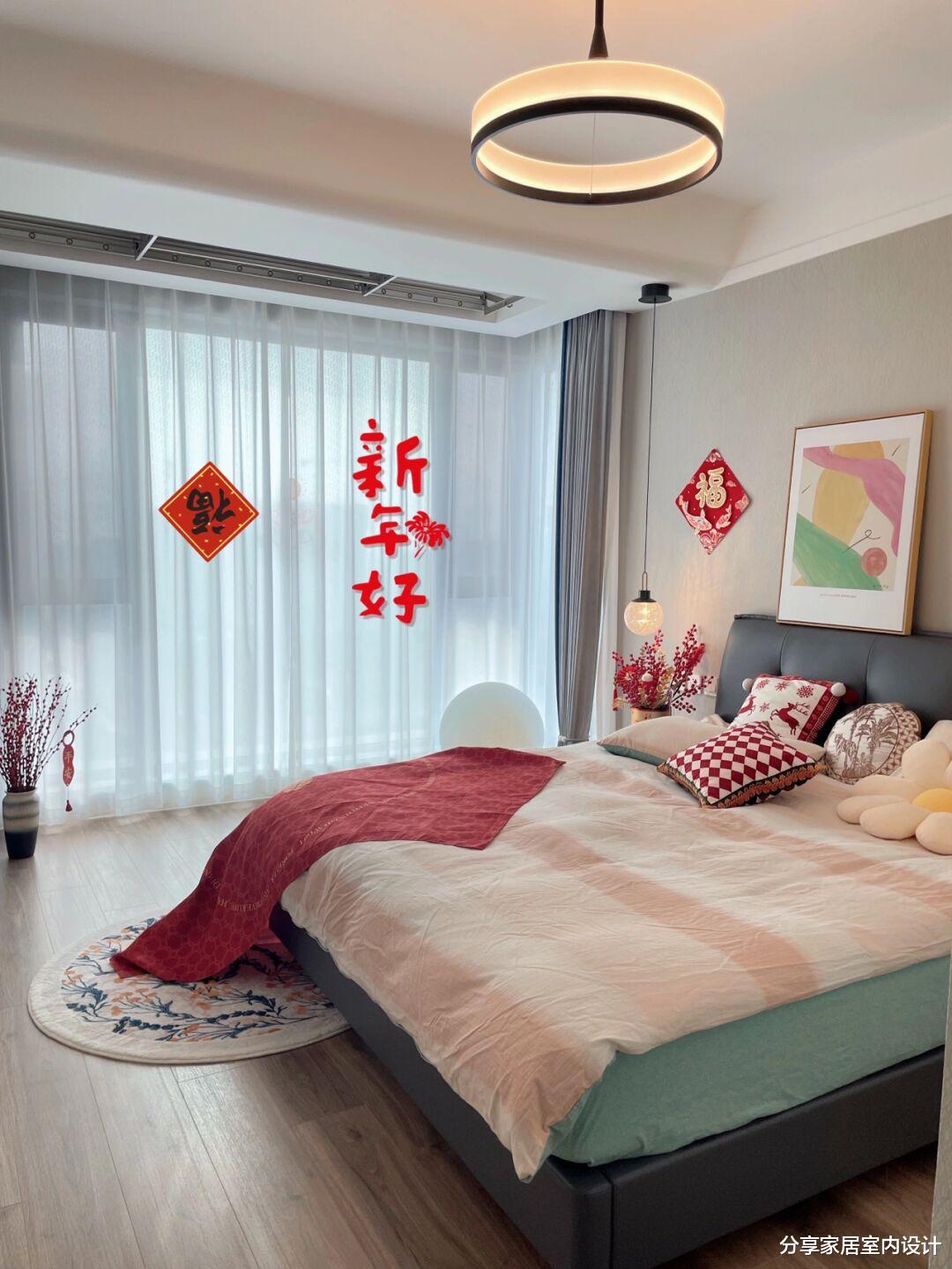 看她一家四口的房子，家里收拾干干净净，生活开心幸福，值得学习